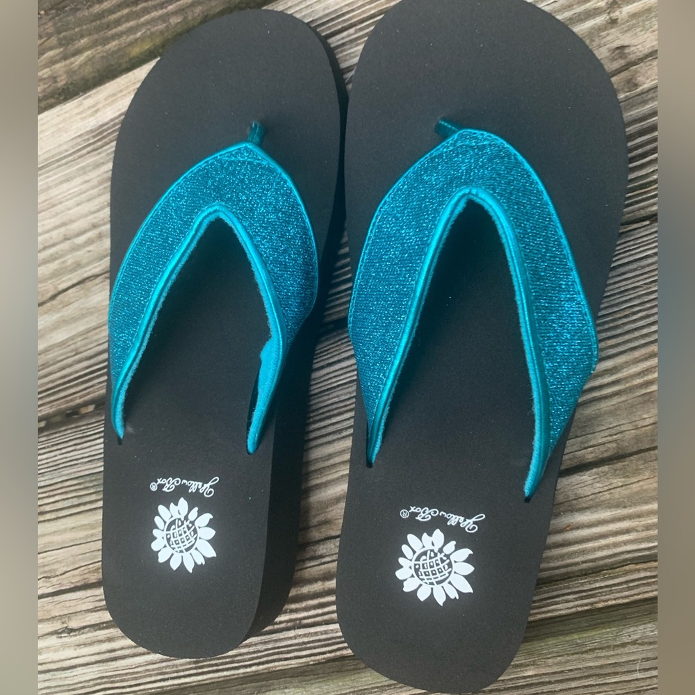 Yellow Box 9 Turquoise Sparkling Bling Aidan Sandals Flip Flops Comfortable NIB